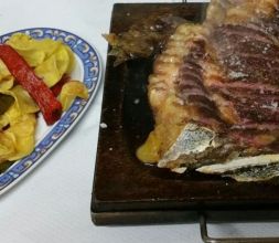 Chuletón de buey a la piedra