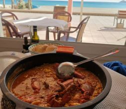 El mejor Arroz Caldoso con Bogavante disfrutando de unas inmejorables vistas